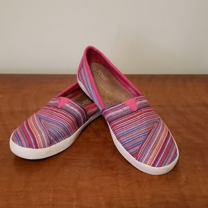 TOMS size 7.5 wide womens red stripes